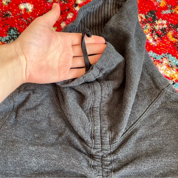 Lululemon In a Cinch Long Sleeve Reversible Stripe Funnel Neck Pull Over - Picture 8 of 8